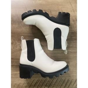 Steve Madden Amulet White & Black Platform Ankle Boots Booties Size 6
